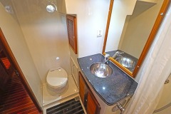Guest-bathroom-2