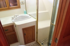 Guests-Bathroom