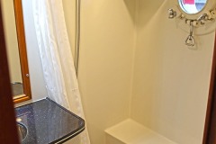 Master-Cabin-bathroom-2